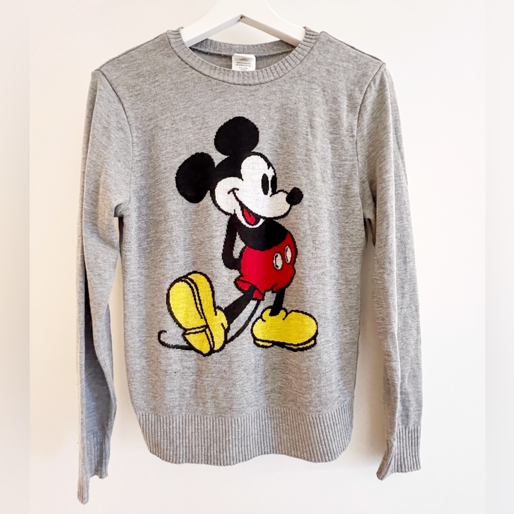 Cute Casual Disney Mickey Sweater size Medium